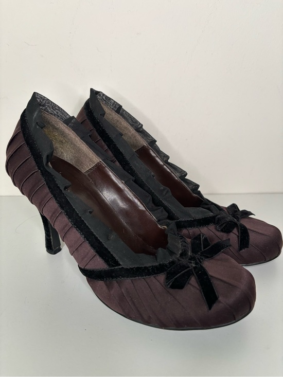 Delicious Shoes - Women's Delicious Dark Plum Satin Pumps with Velvet Trim 8